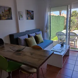 Bonito Apartamento En Con Piscina Alcaidesa