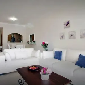 Familiar Con Jardin Y Terraza Privada Alcaidesa